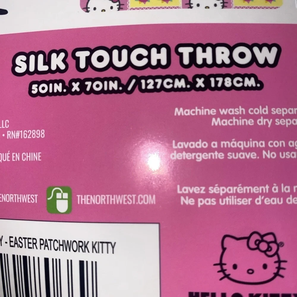Hello Kitty Patchwork Easter Blanket - Picture 5 of 8